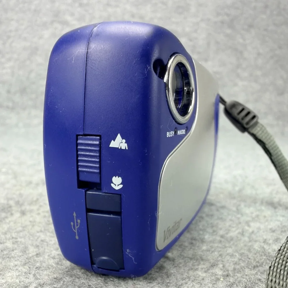 Vivitar ViviCam 10 Dual Mode Digital Camera Blue 640x480 Parts Repair Untested